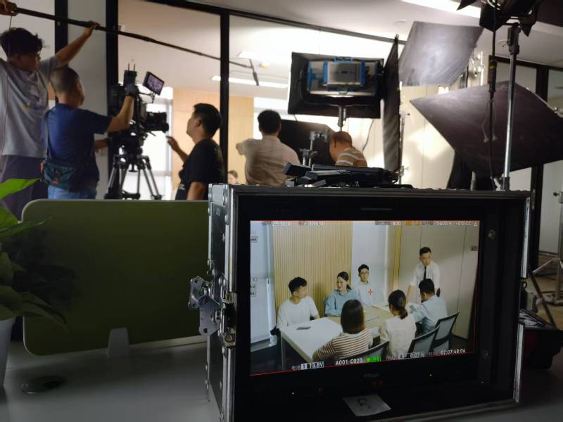猇亭区TVC拍摄公司：科技产品视觉化大师，诠释未来感与功能美学